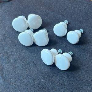 Set of White Round Ceramic Drawer Knobs - 8 Pieces, 6 (1.5”), 2 (1.25”)